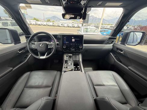 Used 2025 Lexus GX 550 w/ Accessory Package (2T) AWD/4WD image 21