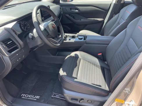 Certified 2026 Nissan Rogue SV image 18