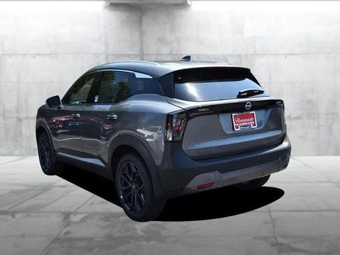 New 2025 Nissan Kicks SR image 7