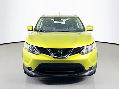 Used 2017 Nissan Rogue Sport SL w/ SL Premium Package image 2