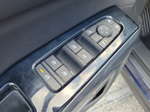 Certified 2024 Nissan Pathfinder SL w/ SL Premium Package AWD/4WD image 11
