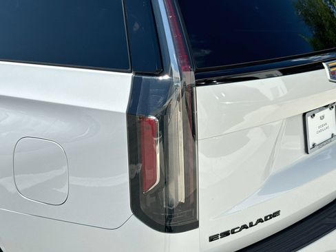 Used 2022 Cadillac Escalade ESV Sport Platinum AWD/4WD image 10