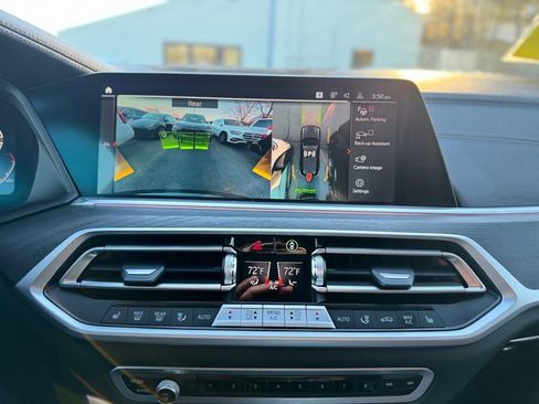 Used 2022 BMW X7 xDrive40i w/ Premium Package image 13