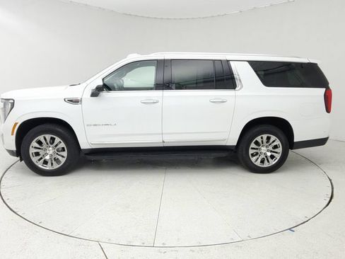 Certified 2025 GMC Yukon XL Denali AWD/4WD image 4