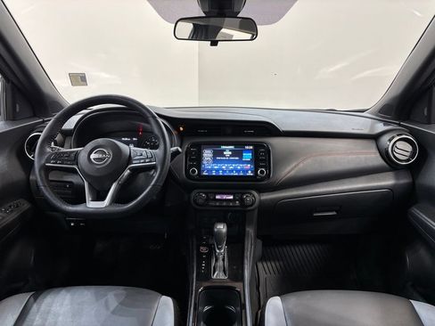 Used 2022 Nissan Kicks SR w/ Premium Package FWD image 10