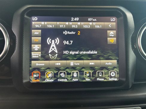 Used 2020 Jeep Wrangler Unlimited Sahara AWD/4WD image 30