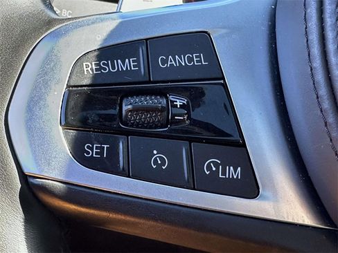 Used 2022 BMW 330i xDrive Sedan w/ M Sport Package image 29