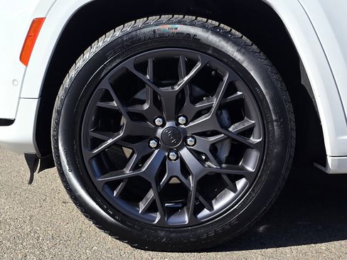 Certified 2023 Jeep Grand Cherokee L Summit image 9