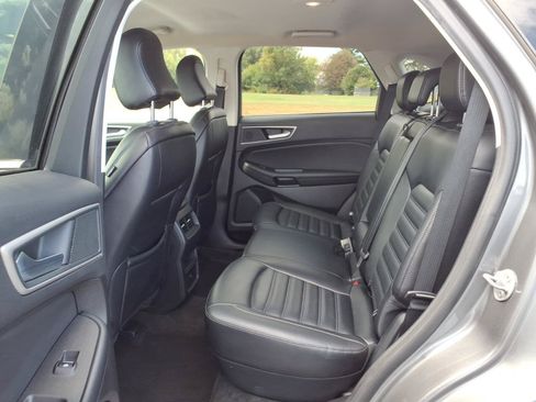 Used 2024 Ford Edge SEL AWD/4WD image 11