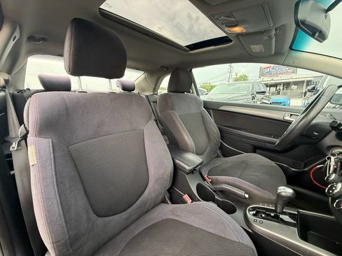 Used 2010 Kia Forte Koup SX FWD image 19