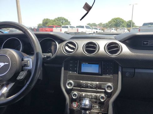 Used 2020 Ford Mustang Coupe RWD image 10