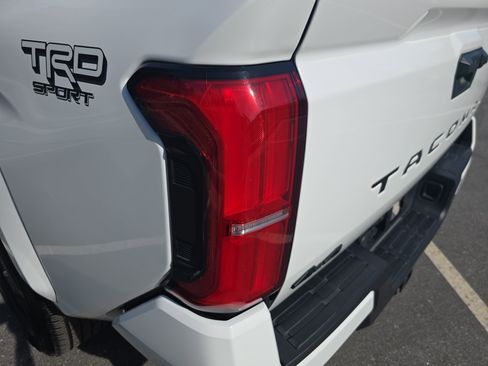 Used 2025 Toyota Tacoma TRD Sport image 37