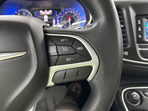 Used 2015 Chrysler 200 Limited image 35