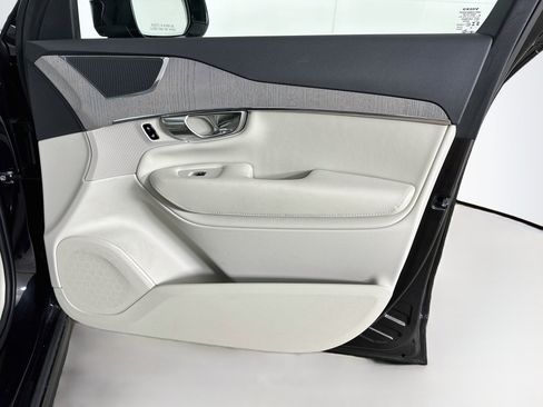 Used 2025 Volvo XC90 B6 Plus w/ Protection Package Premier AWD/4WD image 35