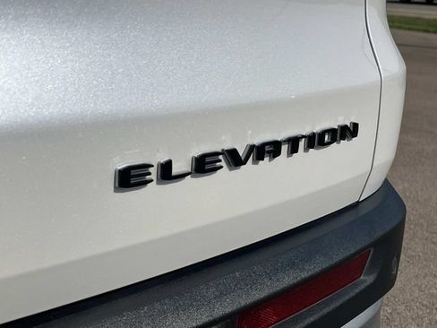 Used 2024 GMC Acadia Elevation FWD image 12