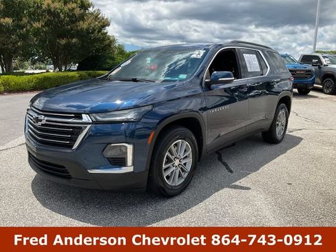 Used 2023 Chevrolet Traverse LT FWD image 1