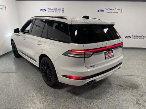 Used 2025 Lincoln Aviator Reserve w/ Equipment Group 201A image 4