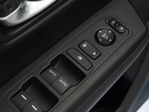 Used 2024 Honda CR-V EX image 3