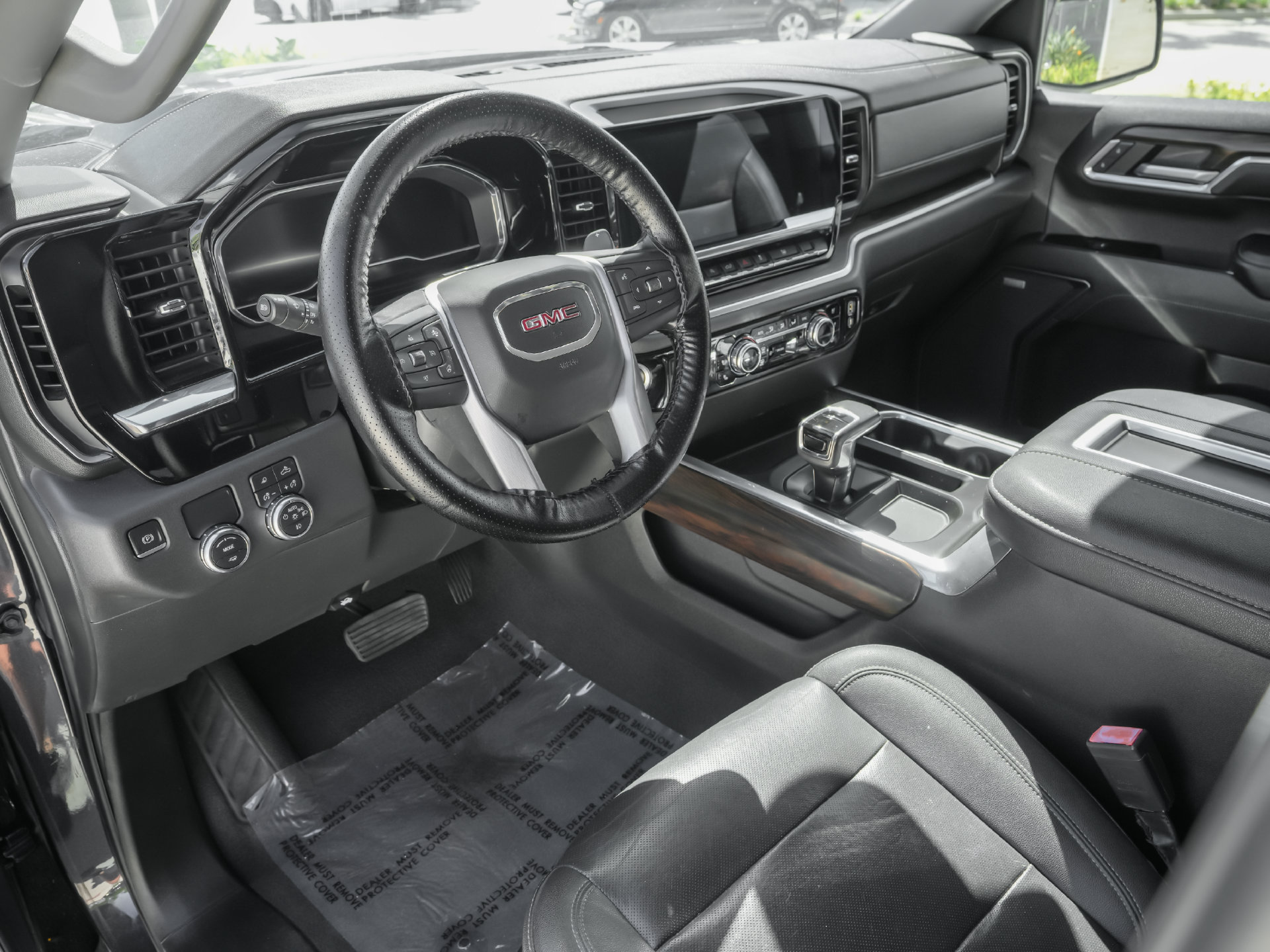 Used 2022 GMC Sierra 1500 SLT w/ SLT Premium Package RWD image 4