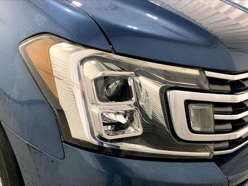 Used 2018 Ford Expedition Max XLT w/ Equipment Group 202A RWD image 12