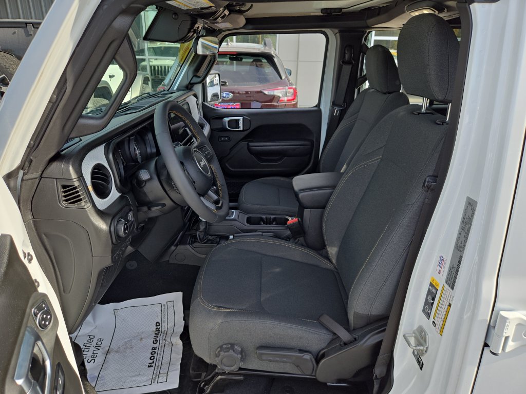 Used 2024 Jeep Gladiator Sport AWD/4WD image 13