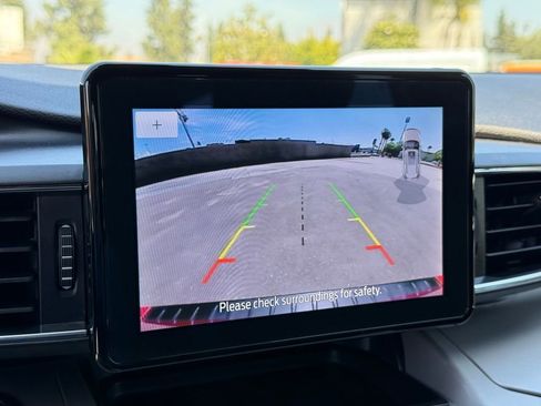 Certified 2023 Ford Explorer XLT w/ Equipment Group 202A RWD image 11