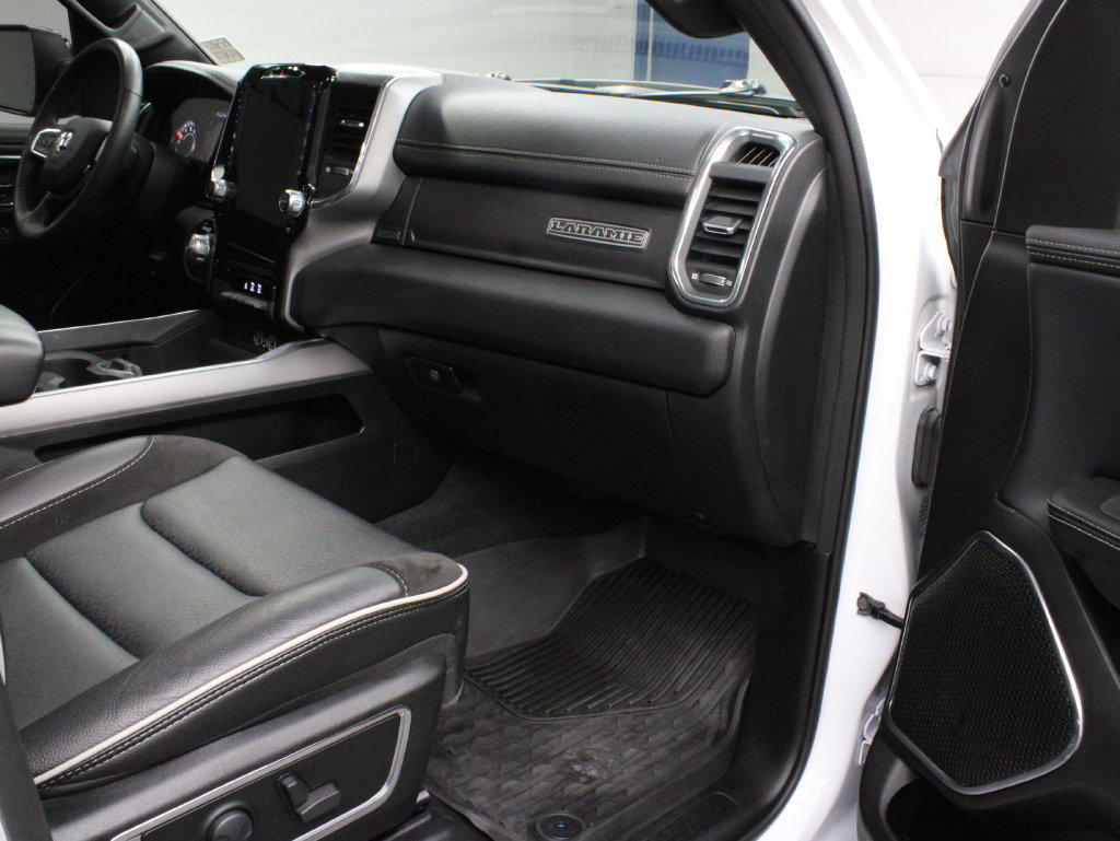Used 2025 RAM 1500 Laramie w/ Sport Appearance Package AWD/4WD image 34
