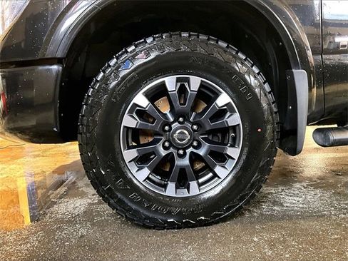 Used 2019 Nissan Titan PRO-4X w/ Pro-4x Convenience Package image 9
