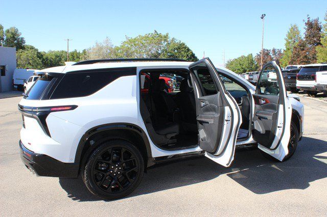 Used 2026 Chevrolet Traverse RS AWD/4WD image 17