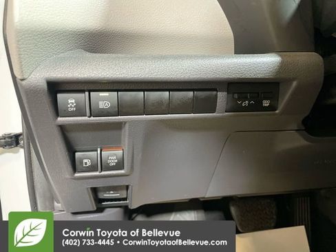 Used 2024 Toyota Sienna XLE image 19