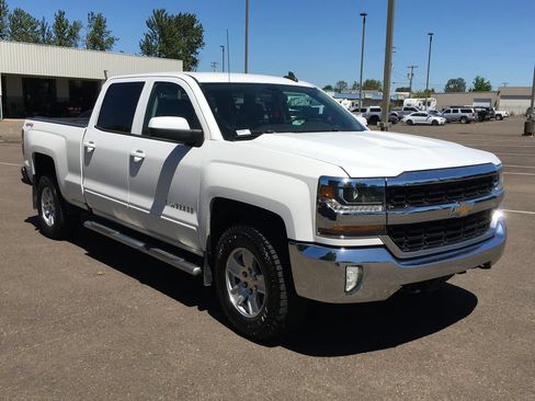Used 2017 Chevrolet Silverado 1500 LT w/ All Star Edition AWD/4WD image 9