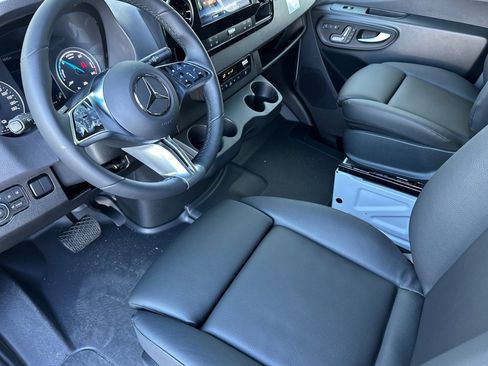 New 2024 Mercedes-Benz eSprinter 170 Cargo image 17