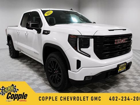 Used 2025 GMC Sierra 1500 Elevation AWD/4WD image 1