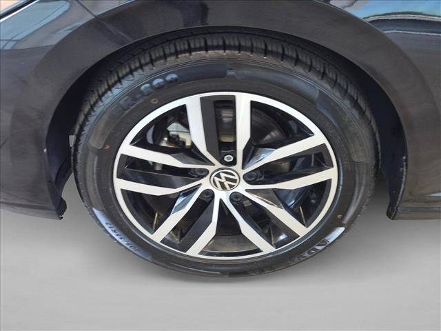Used 2025 Volkswagen Jetta SE FWD image 28