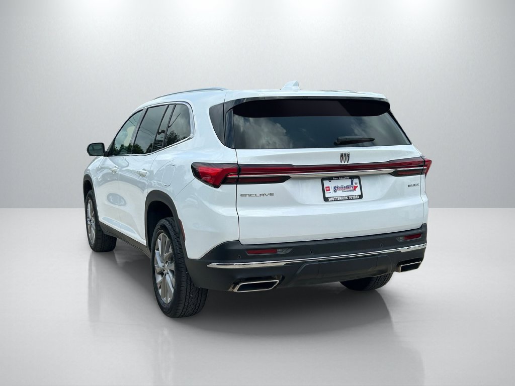 Used 2025 Buick Enclave Preferred FWD image 7