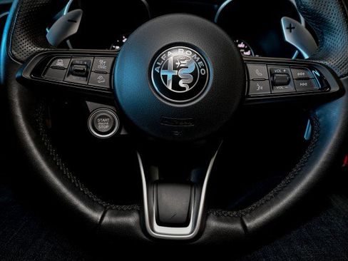 Used 2023 Alfa Romeo Stelvio Veloce image 34