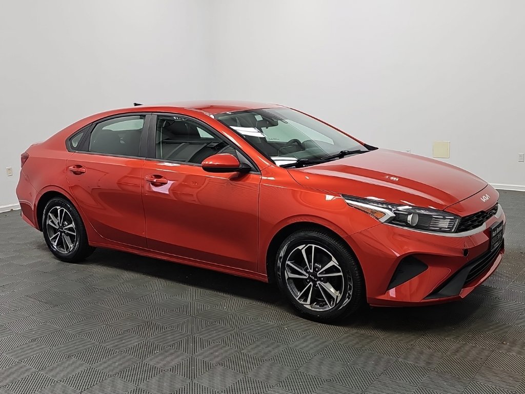Used 2022 Kia Forte LXS FWD image 3