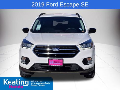 Used 2019 Ford Escape SE image 2