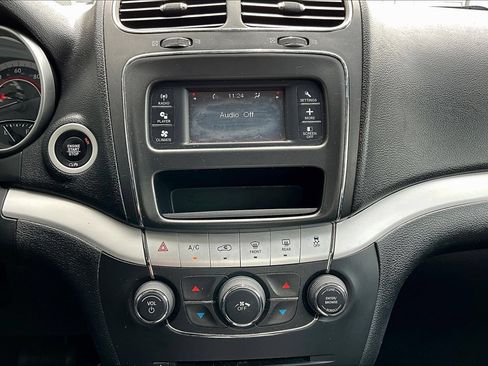 Used 2020 Dodge Journey SE w/ SE Popular Equipment Group FWD image 10