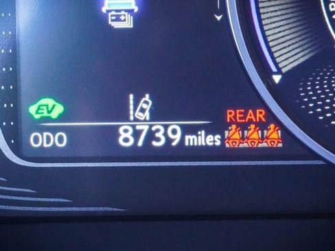 Used 2025 Lexus ES 300h w/ Premium Package image 8