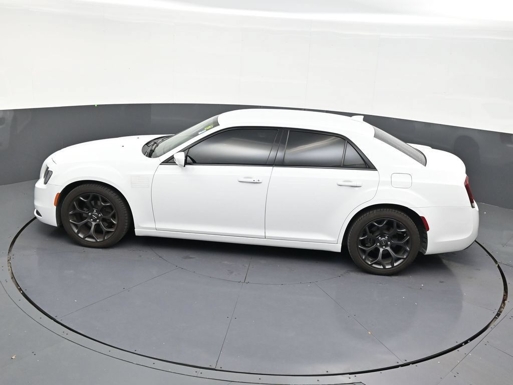 Used 2020 Chrysler 300 S RWD image 13