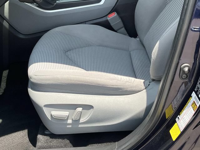 Used 2022 Toyota Highlander LE AWD/4WD image 29
