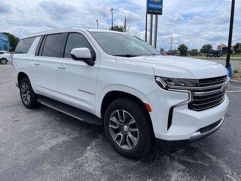 Used 2021 Chevrolet Suburban LT AWD/4WD image 2