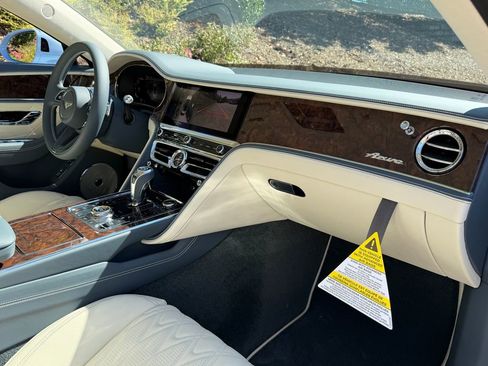 New 2026 Bentley Flying Spur Plug-In Hybrid image 2