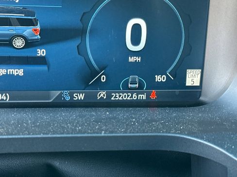 Used 2024 Ford Expedition Limited image 42