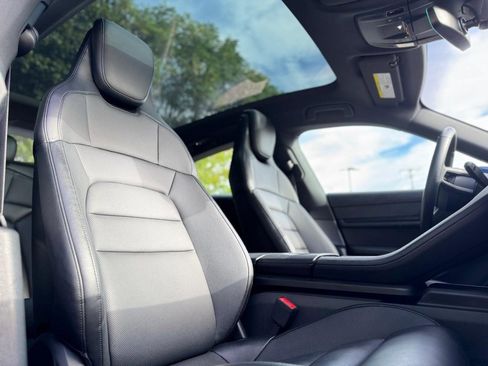 Used 2022 Porsche Taycan 4S image 22