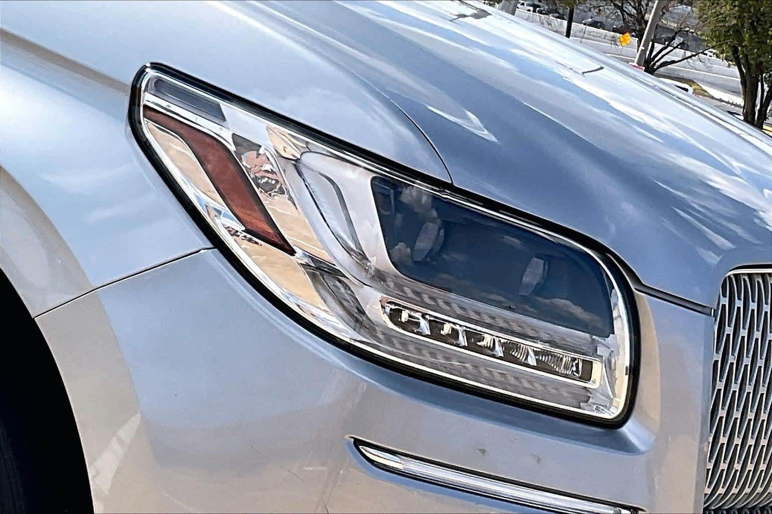 Used 2020 Lincoln Navigator L Reserve w/ Luxury Package AWD/4WD image 29