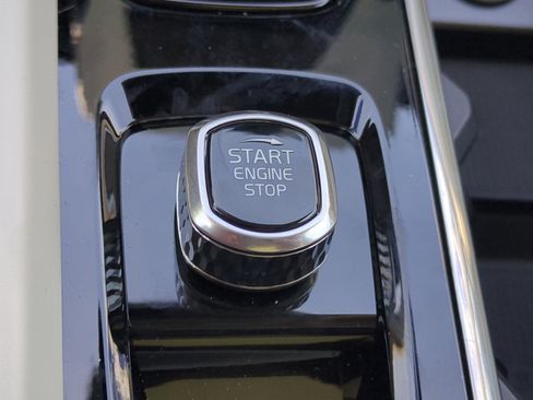 New 2026 Volvo XC60 B5 Ultra w/ Protection Package Premier image 27