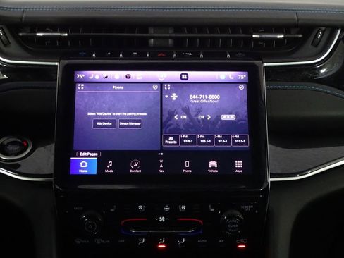 Used 2022 Jeep Grand Cherokee Trailhawk image 34