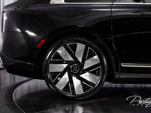 Used 2025 Rolls-Royce Cullinan image 20